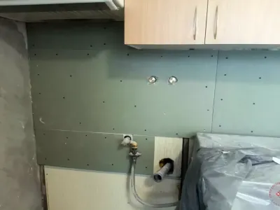 Montáž sádrokartonu v kuchyni na umakart v Hradci Králové