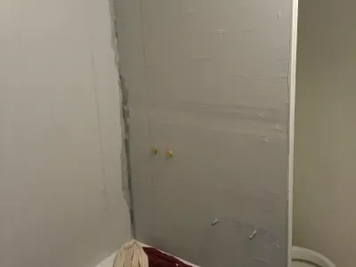 Hydroizolace stěn s výztužnou tkaninou v Hradci Králové