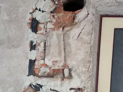 Dokončení sanace omítek a rozvodů elektřiny