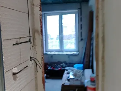 rekonstrukce-omitky-rodinny-dum-pardubice-chodbicka-09