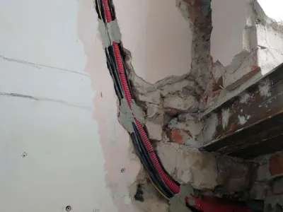 Elektromontáže – rekonstrukce vstupu a schodiště, Hradec Králové